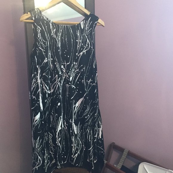 Model France Light Weight Dress - Picture 2 of 6